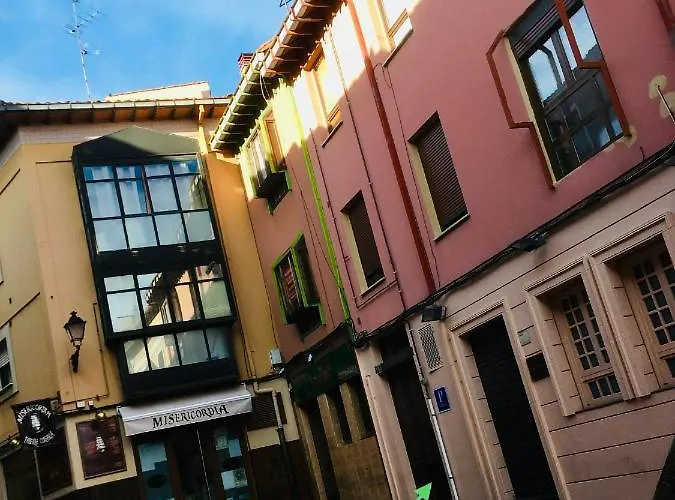 Buhardilla Original * León